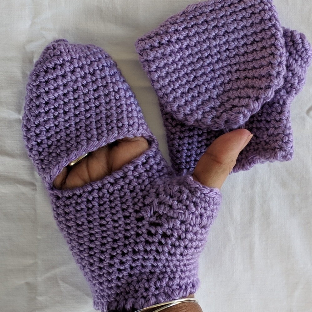 *NWOT*Handmade Crochet Hat with Fingers Out Glover - Picture 3 of 4